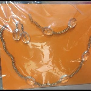 Necklace and earrings clear color